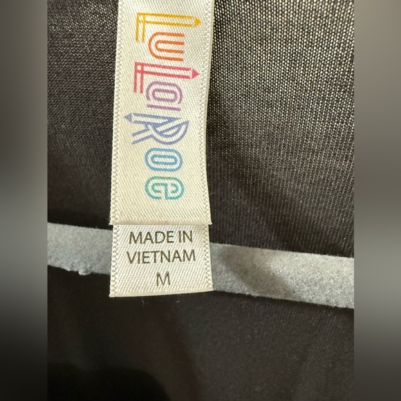 LuLaRoe NBC Sally T-Shirt - Medium - Picture 4 of 6